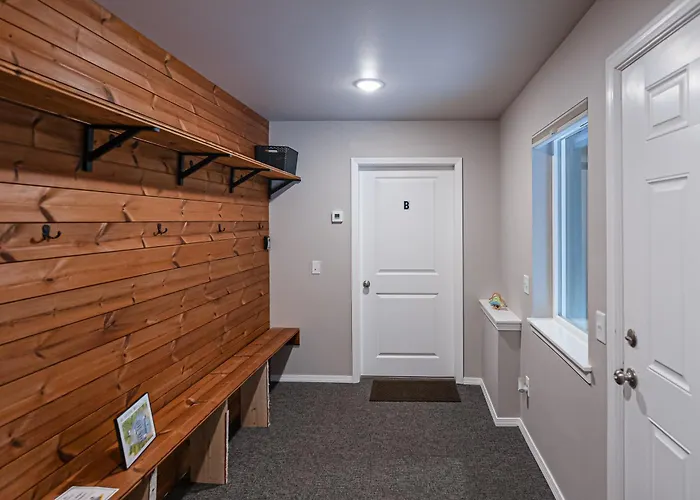 Full Duplex Staging Ground For Large Family Groups