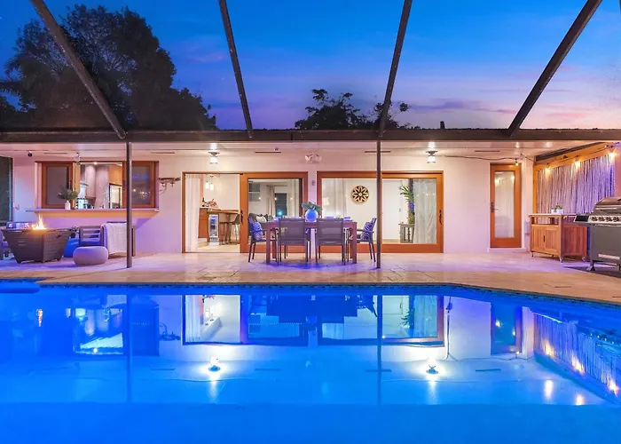 Family Beach Home With Home Theater & Heated Pool!