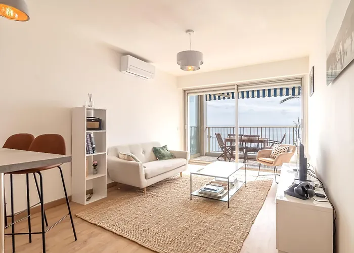 Stunning Beachfront Apartment With Parking