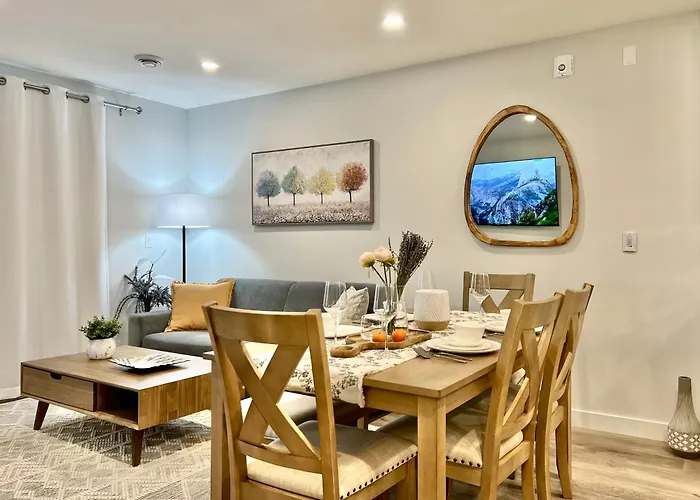 Mountain View Luxury Condo At Banff Entrance
