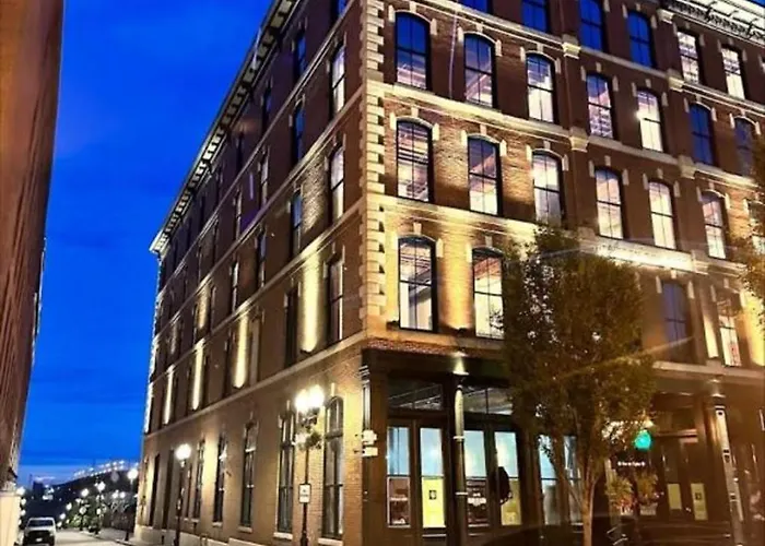 Brick & Bed Riverfront Lofts, G 201