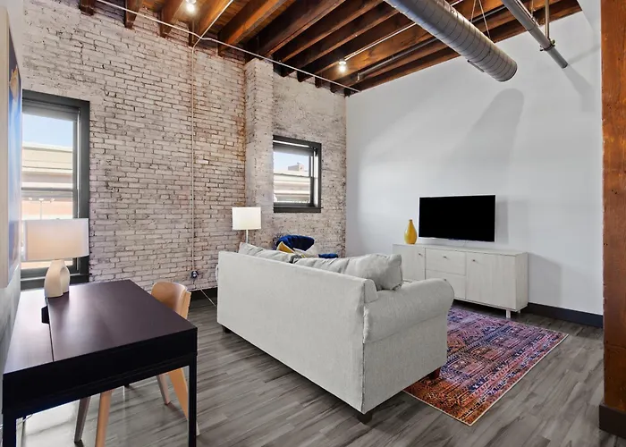 Brick & Bed Riverfront Lofts, Pc 102