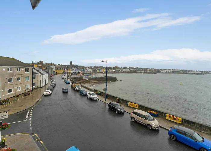 2-Bed - Sleeps 6 - Seafront View With Free Parking