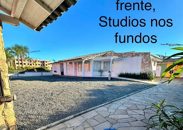 La vita hospedaria studio laranja