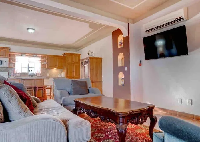 Casa Del Mar-- Sleeps 16, Pool, Ac, Wi-Fi, Near Malecon
