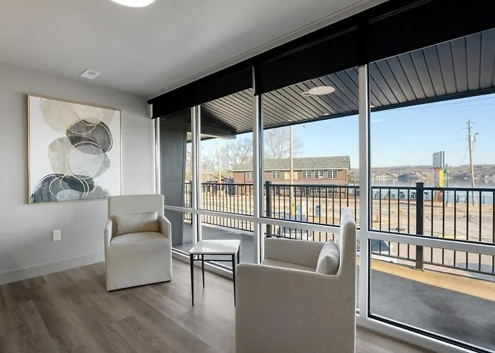 Luxury Apartment On The Strip!