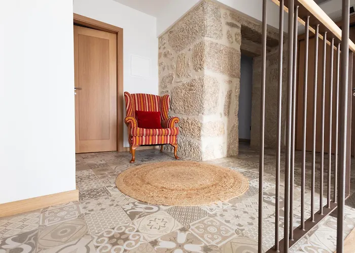 Casa Grande Gondomil Com Campo De Padel, Piscina