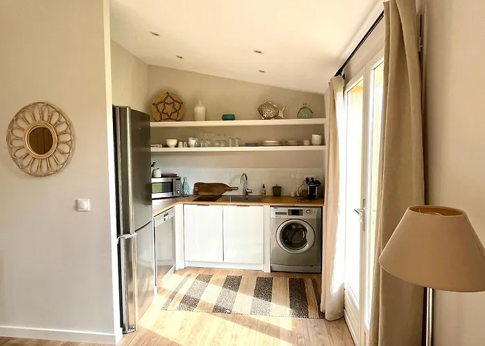 Charmante Maisonnette Avec Jardin Et Piscine