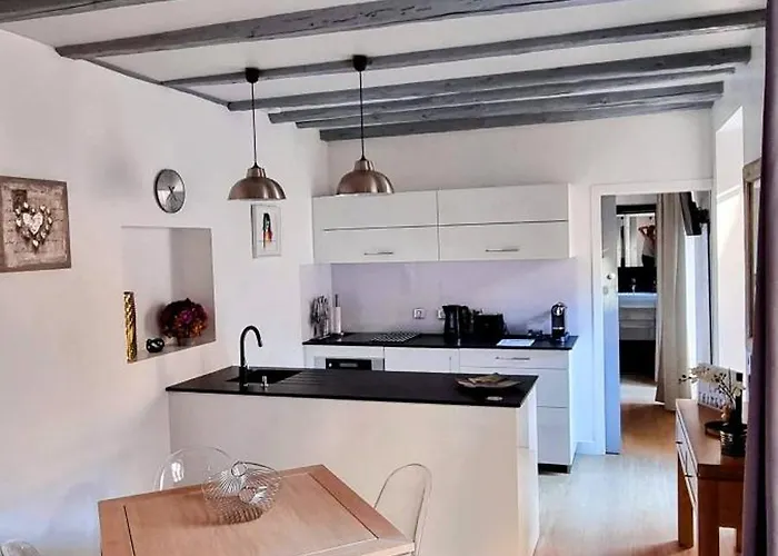 Appartement De Charme Au Coeur De La Vieille Ville