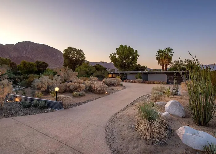 The Milky Way Modern Desert Retreat