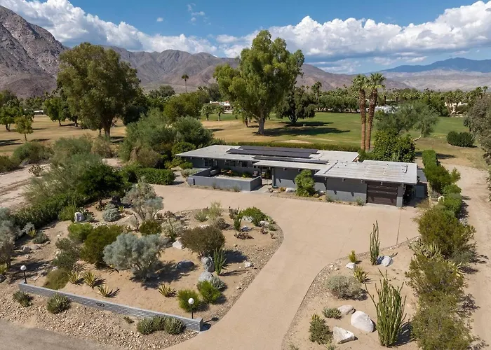 The Milky Way Modern Desert Retreat