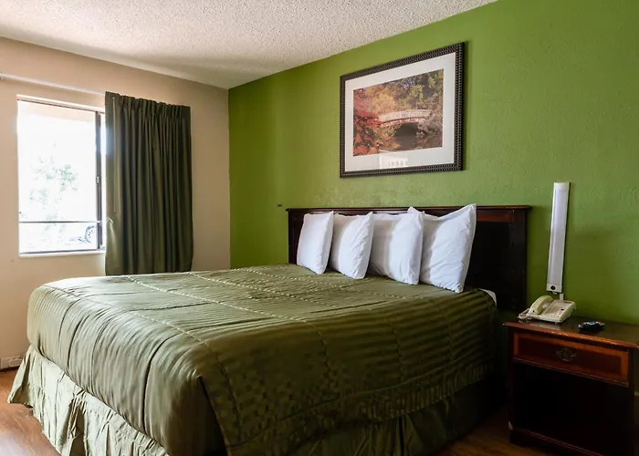 Country Hearth Inn & Suites Marietta
