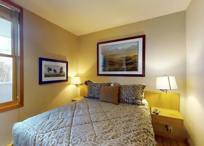 River Bank Lodge 2919