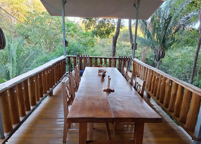 Eco-Turismo Guayacanes