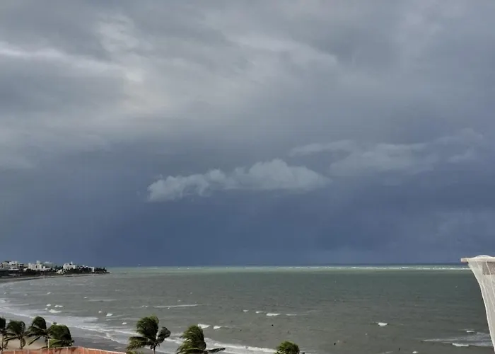 Flat maravilhosa vista beira mar de Intermares 605