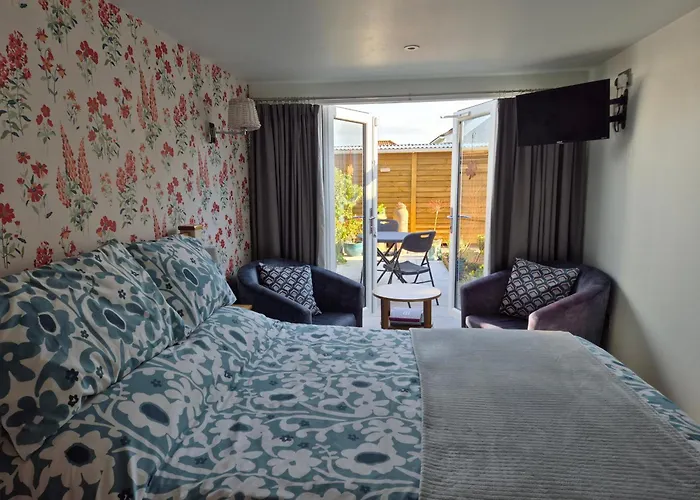 Flower Garden Studio In Sheringham-Cycle Friendly