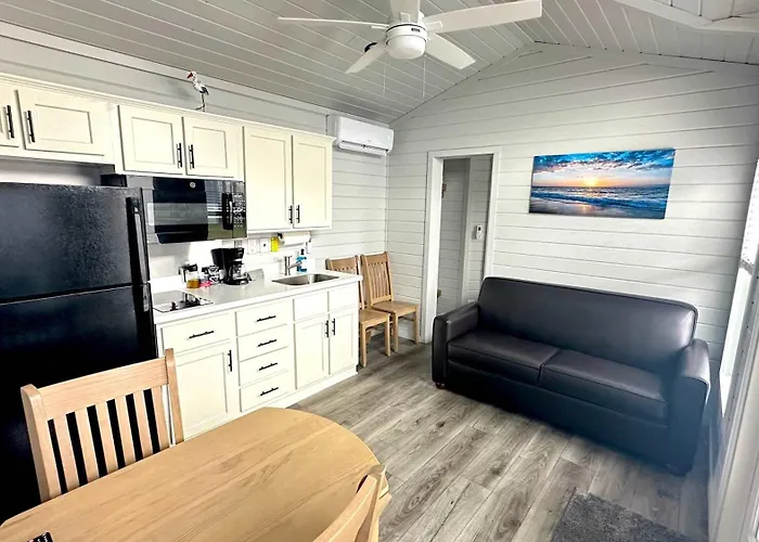 1 Mile To Beach Family Friendly 2 Bdrm Comfy Beds