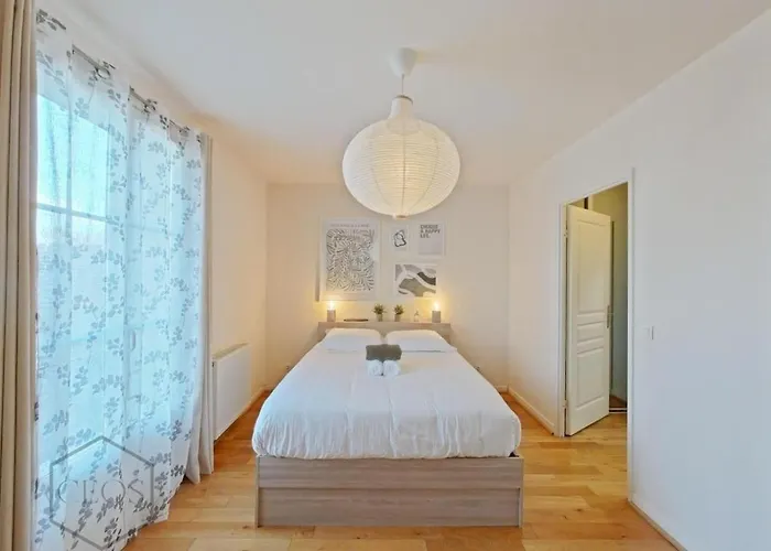 Family House For 14 - Disneyland Paris