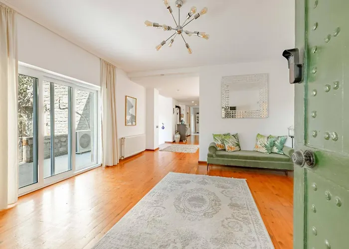 Luxurious Villa In Yalikavak With Private Pool And Breathtaking Sea Views