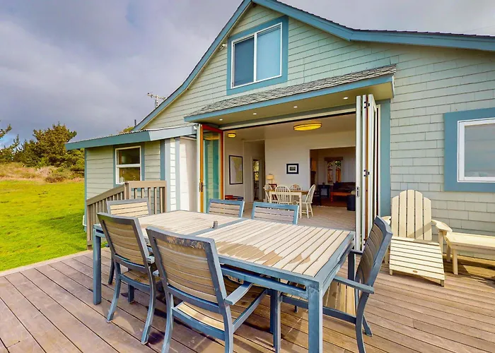 Oceanfront Elk Cottage - Deck Views & 7 Acres