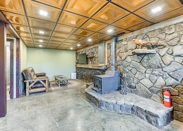 Mtn Views, Yard, & Fire Pit: Multi-Level Cabin