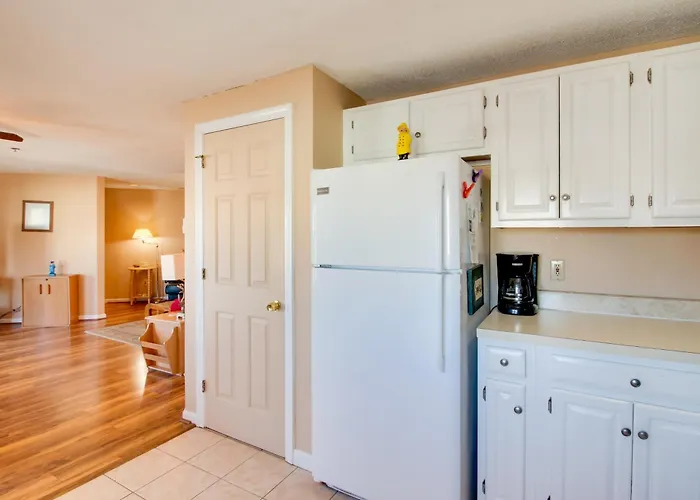 Beachfront Old Orchard Beach Condo W/ Balcony