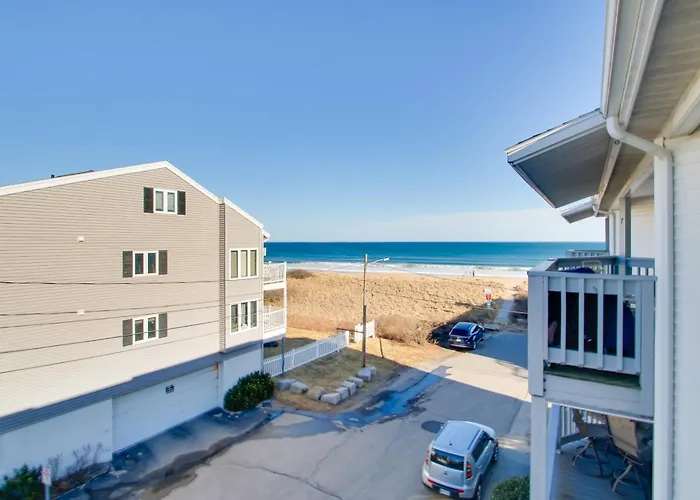 Beachfront Old Orchard Beach Condo W/ Balcony