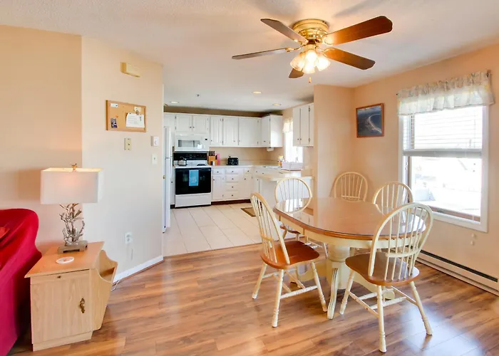 Beachfront Old Orchard Beach Condo W/ Balcony