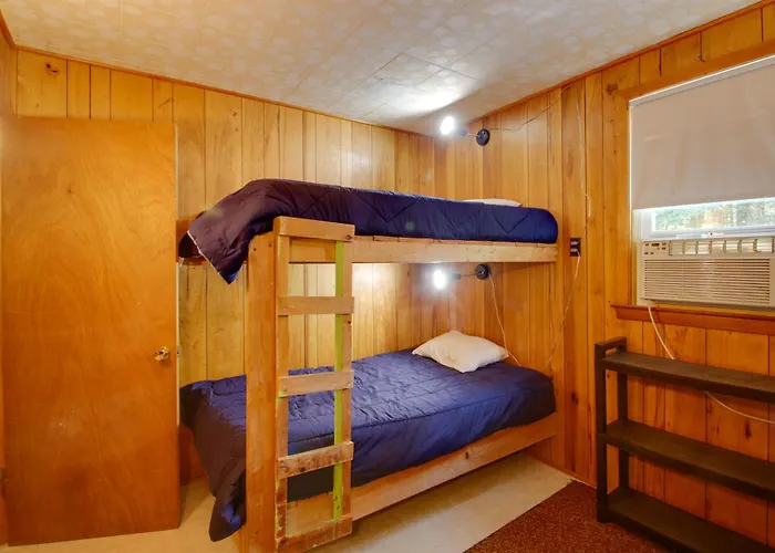 'The Birches' Raymond Getaway W/ Beach & Boat Dock