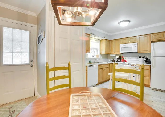 Old Town Bay St Louis Townhome: Walk To Beach