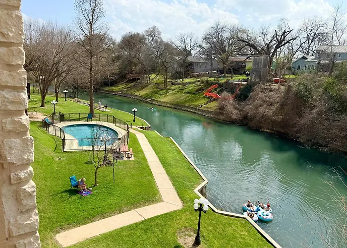 Riverfront Condo Downtown Newbraunfels