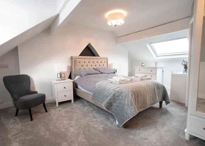 4 Bed End Terrace - Sleeps 7