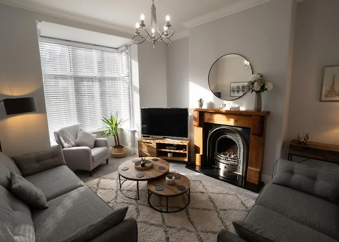 4 Bed End Terrace - Sleeps 7