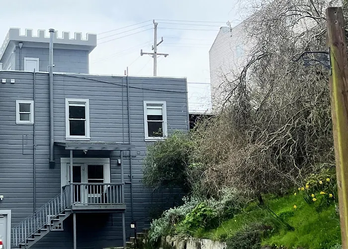 3Br Castle On The Hill Wviews
