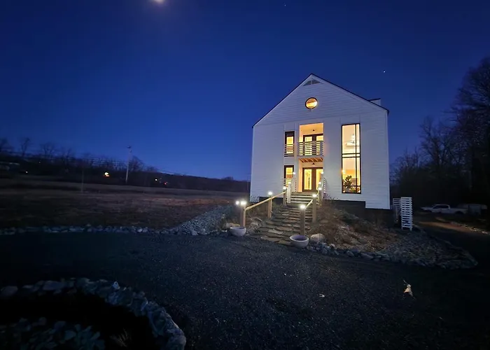 The Sugar Cube, A Stunning, Spacious, And Modern Villa With An Orchard Maze