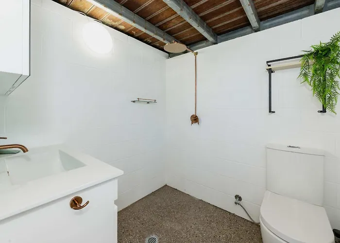 West End Townsville, Pet Friendly Pool House