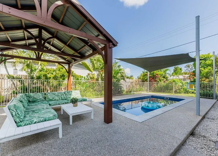 West End Townsville, Pet Friendly Pool House
