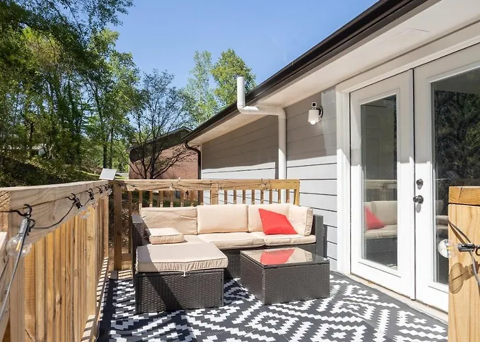Spacious 3 Bedroom 15 Mins From Atlanta