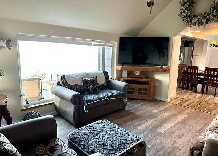 Paradise Suites The Wolf Den