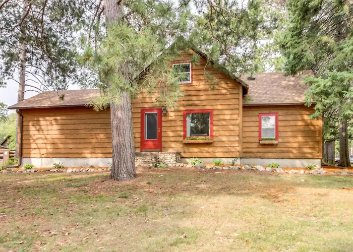 Pet-Friendly Pequot Lakes Vacation Rental Cabin!