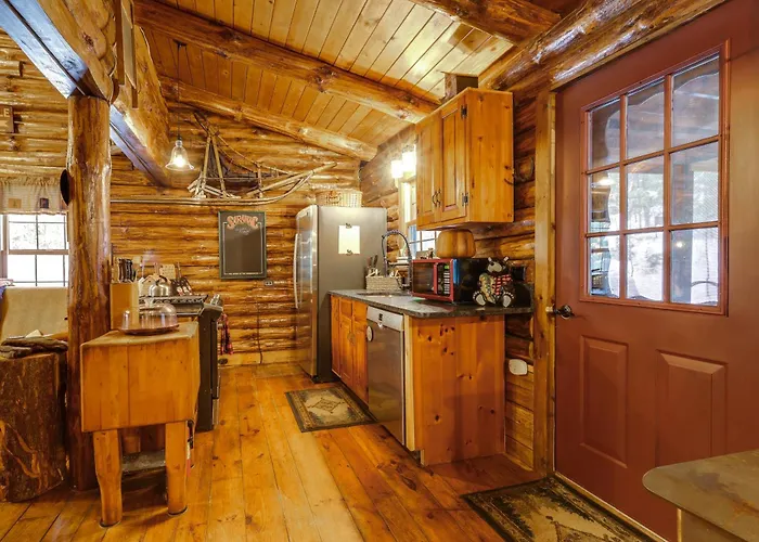 Lake & Beach Access At Lake Luzerne Cabin!
