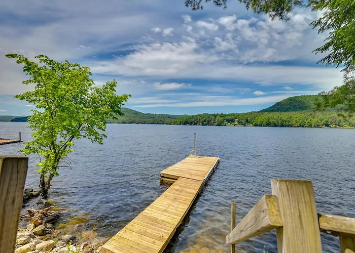 Lakefront Corinth Log Home: Private Dock, Fire Pit