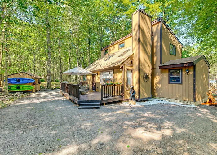 Game Room & Hot Tub: 'Pine Bear' Pocono Lake Cabin