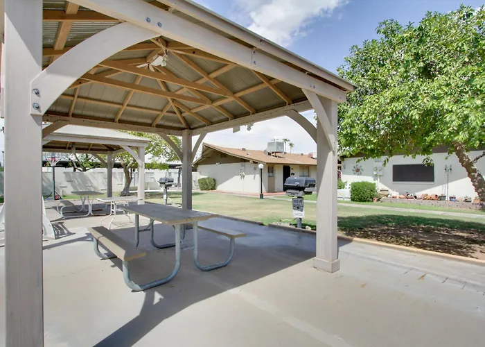 Walk To Papago Park: Condo W/ Community Perks!