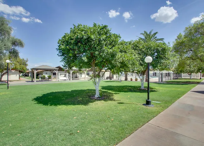 Walk To Papago Park: Condo W/ Community Perks!