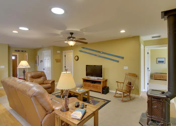 Bozeman Condo W/ Grill ~ 2 Mi To Hot Springs!
