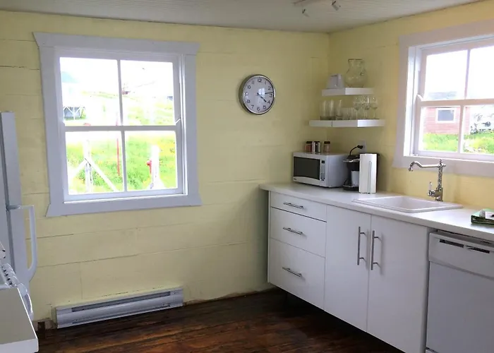 The Old Salt Box Co. - Aunt Christi'S