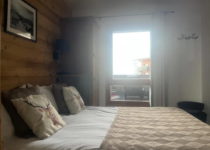 Arc 1950 Ski-In Ski-Out: Mont Blanc Views & Spa Retreat