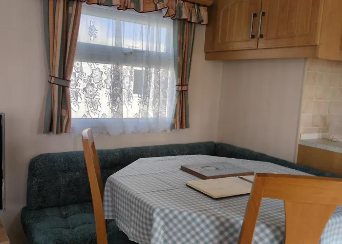 L&G Caravan Hire 8 Berth Sealands Familys Only And The Lead Person Must Be Over 30 (Adults Only)
