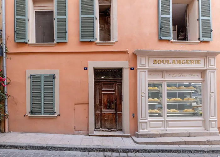 Saint Tropez - Old Village - Modern & Cosy Apartments